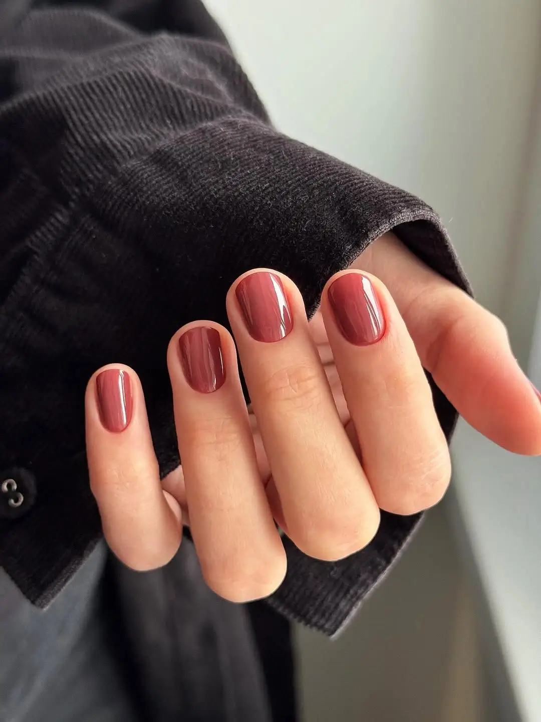 autumn nails color Muted Rose Brown for an Effortless Autumn Manicure