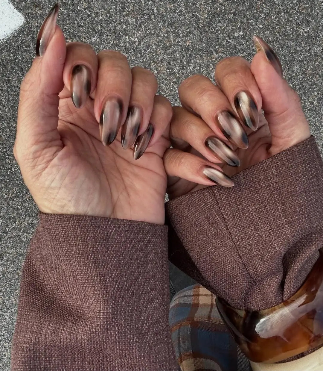 Brown Fall Nails 2026 Smoky Aura Brown Nails with Blended Airbrush Effects
