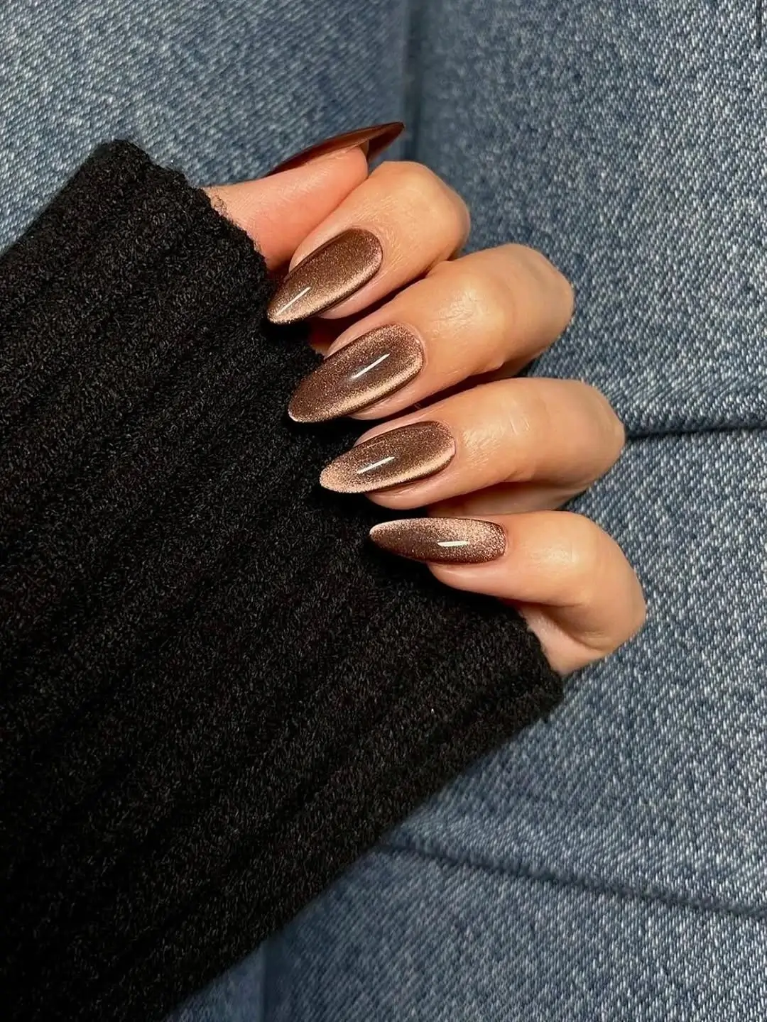 Brown Fall Nails 2026 Velvet Cocoa Cat Eye Nails with a Soft Metallic Glow