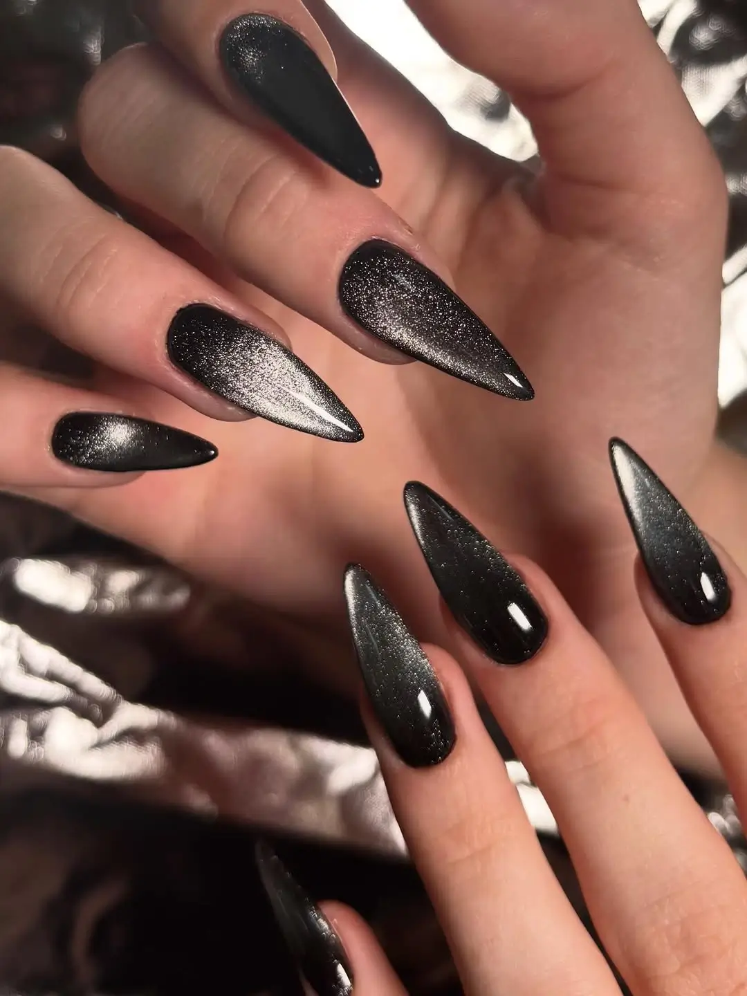 Dark fall nails 2026 Black Velvet Magnetic Nails With Dramatic Cat Eye Shine