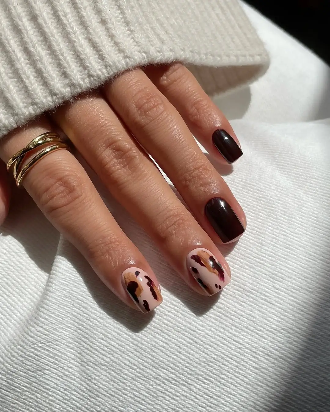 Dark fall nails 2026 Chocolate Abstract Accent Nails for Everyday Autumn Style