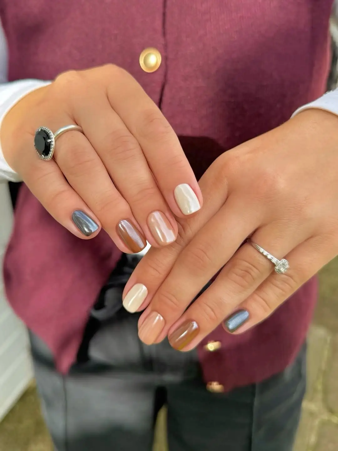 Early Fall Nails 2026 Soft Chrome Neutrals That Welcome the New Season