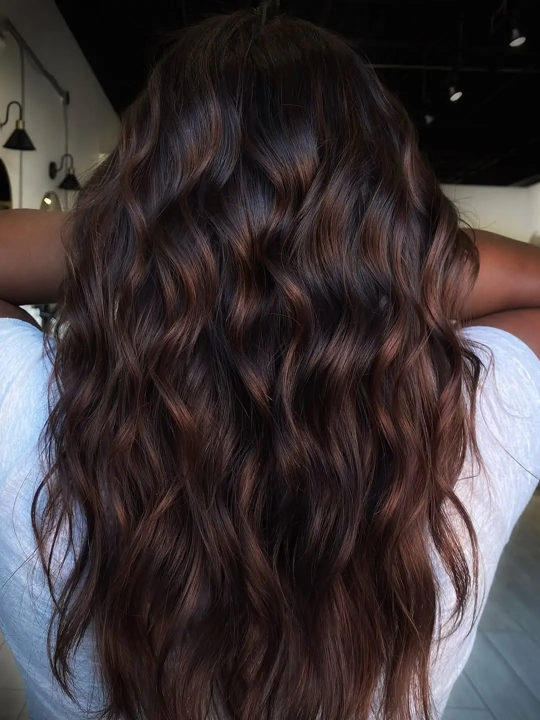 Fall brown hair colour ideas 2026 Chocolate Brown Waves With Delicate Cinnamon Dimension