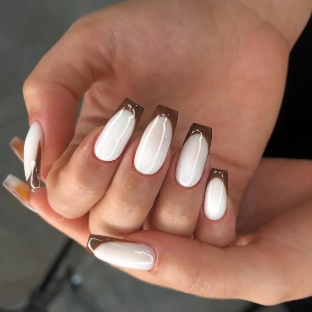 Fall French Nails 2026 Classic Brown Square French Nails with a Modern Edge