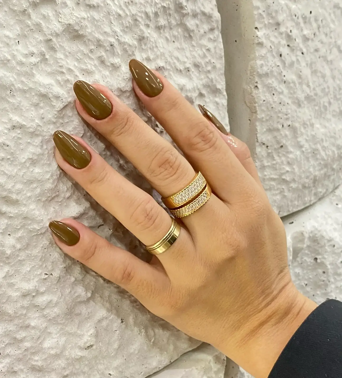 Fall nail designs for office 2026 Olive Green Minimalist Nails for Everyday Office Elegance