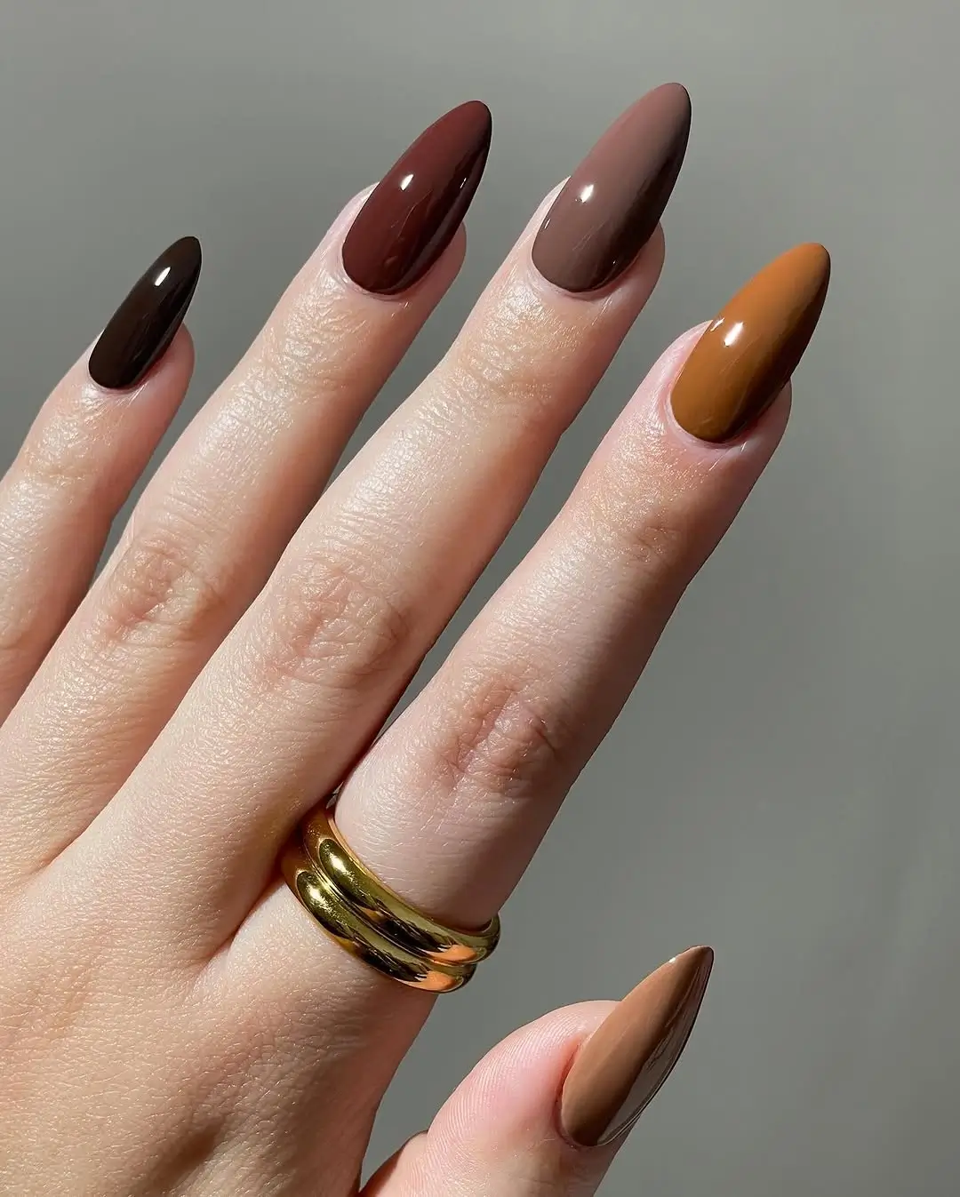 Fall nail designs for office 2026 Mocha Gradient Nails That Instantly Elevate a Work Wardrobe