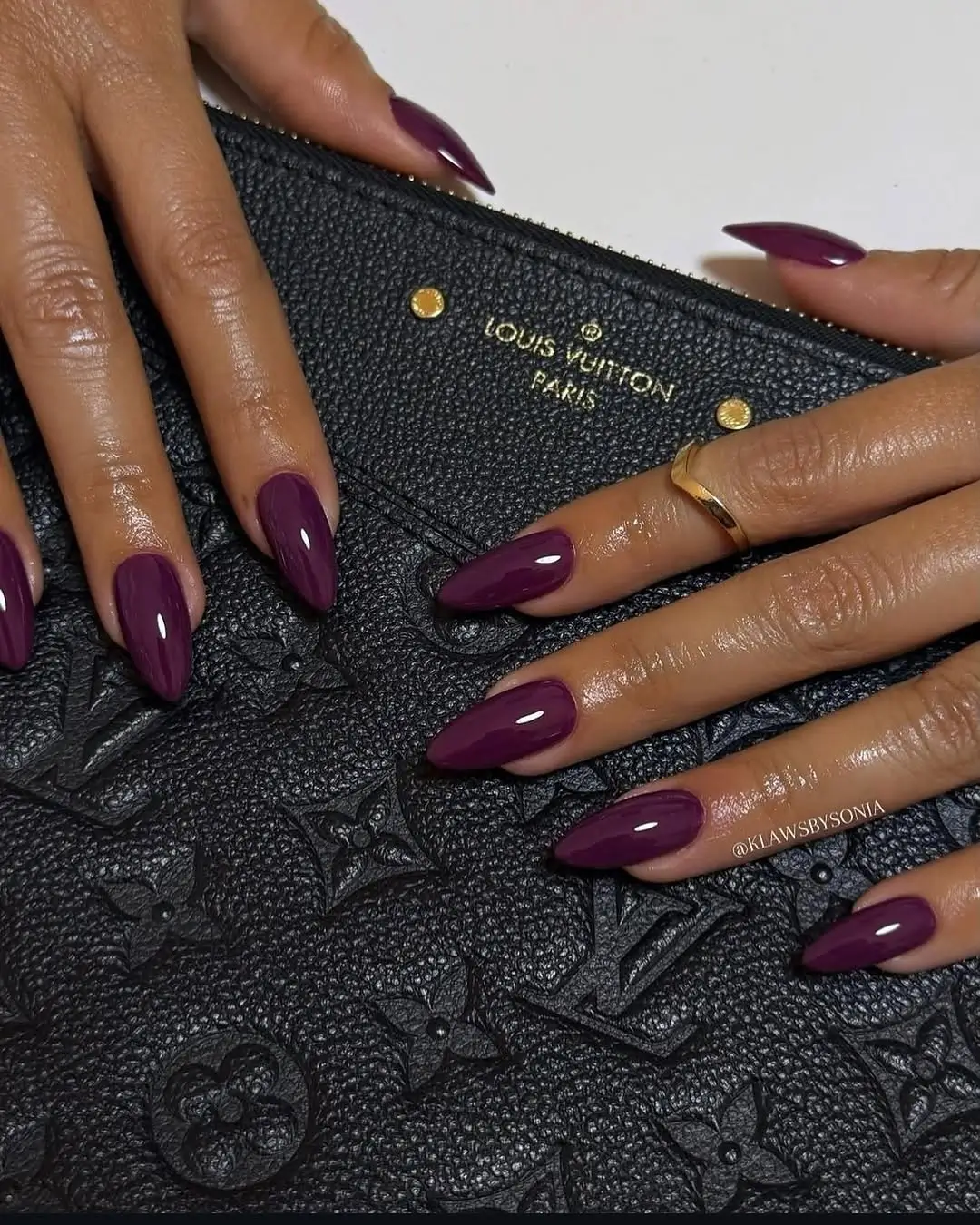 Fall Nail Inspiration 2026 Rich Plum Almond Nails with Effortless Sophistication
