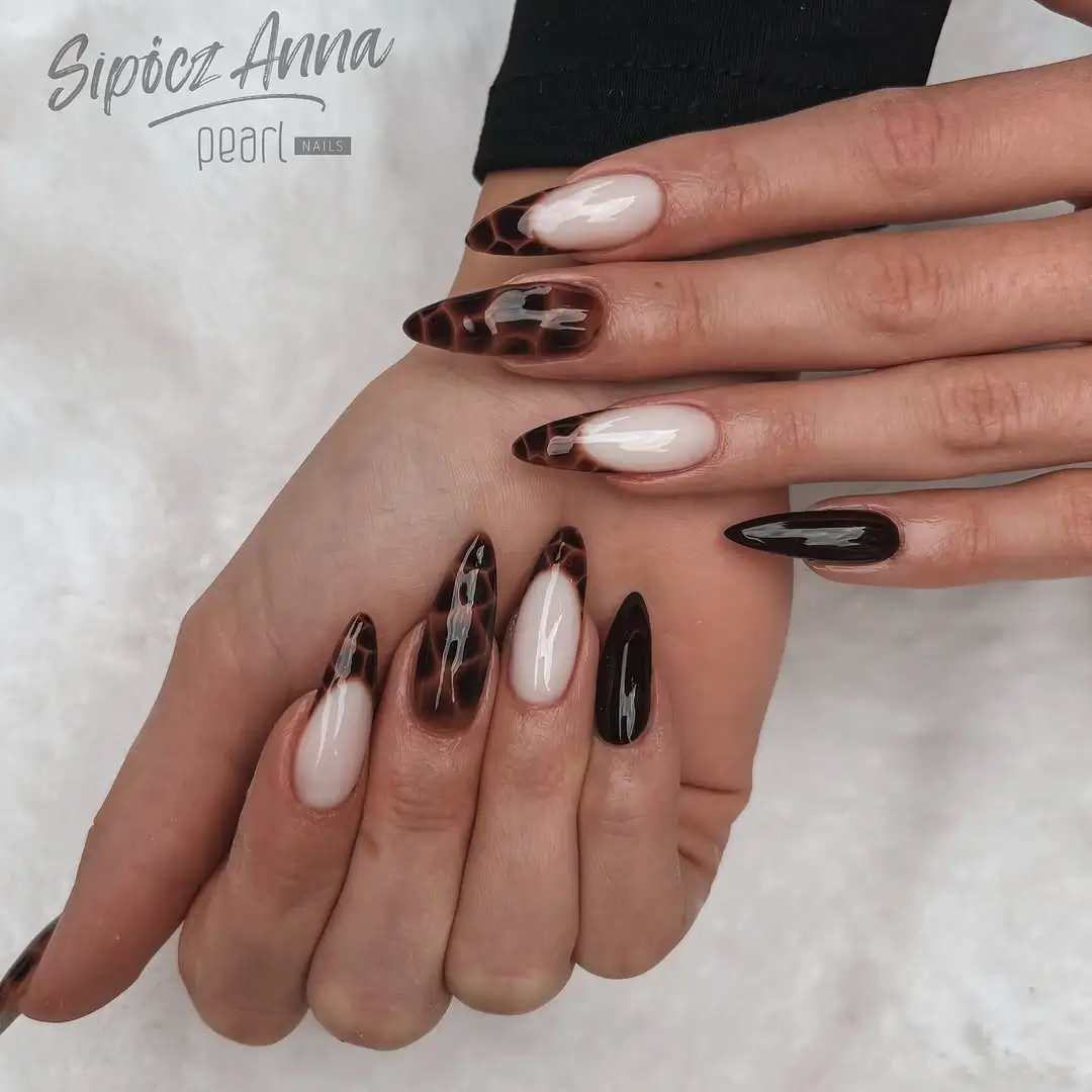 Fall Nail Inspiration 2026 Elegant Tortoiseshell French Nails with Milky White Accents