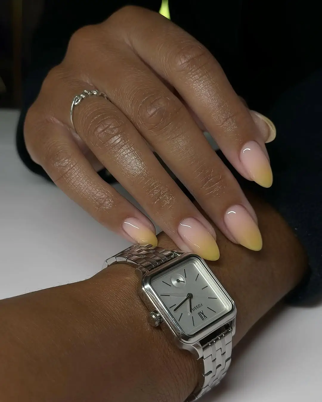 Fall nails colors for dark skin women with nude and butter yellow almond nails