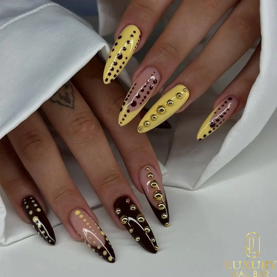 Fall nails colors for dark skin with yellow chocolate brown and gold nail art