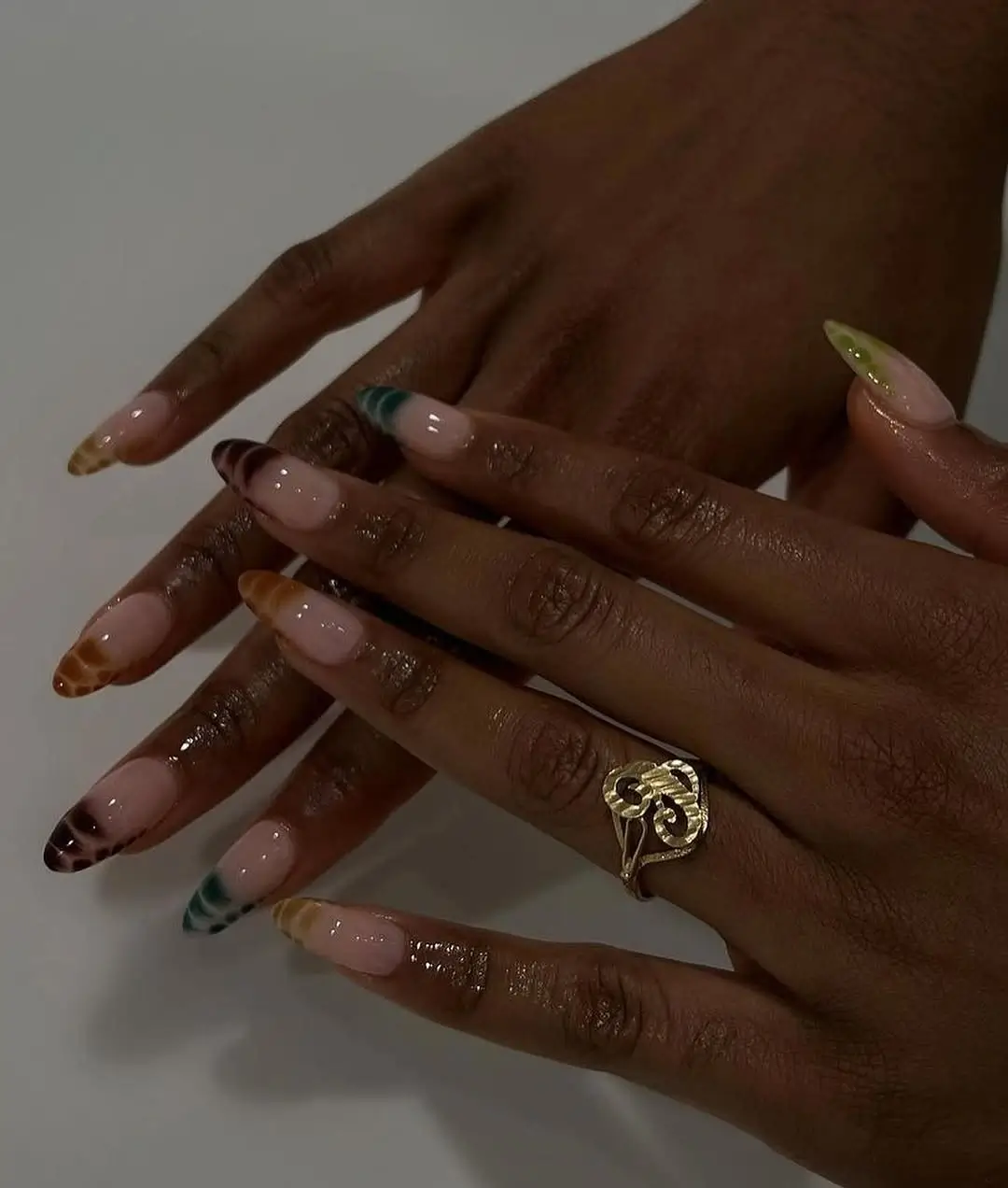 Fall nails colors for dark skinned ladies with multicolor French tips