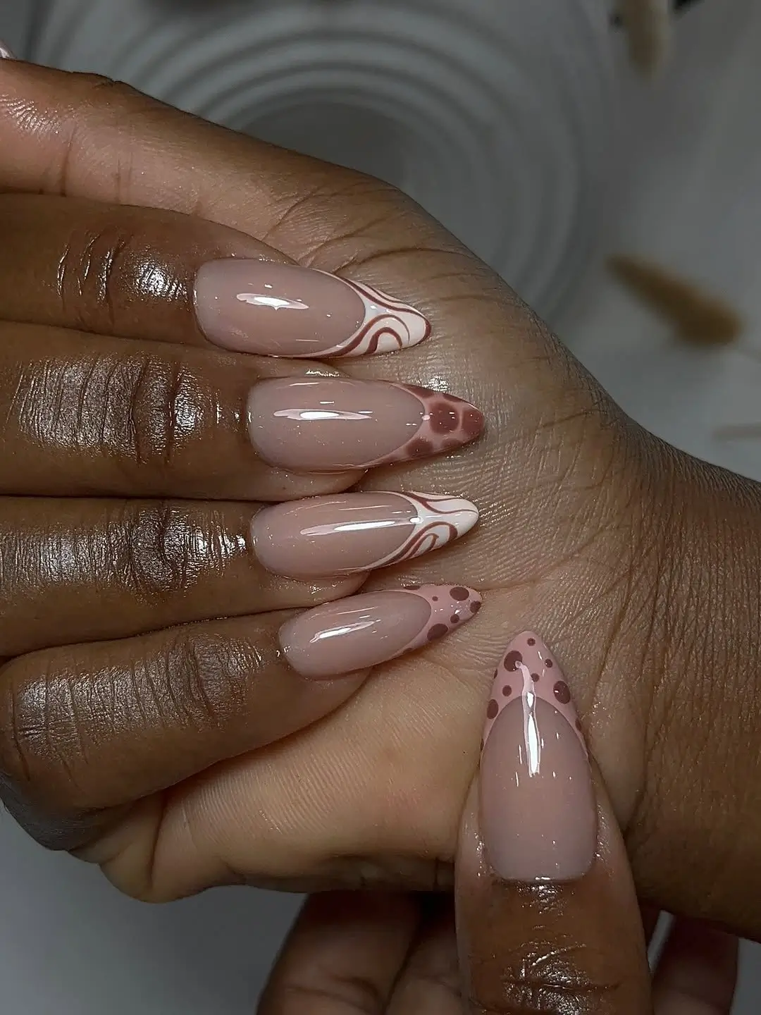 Fall nails colors for dark skin tone hands with nude mocha nail art