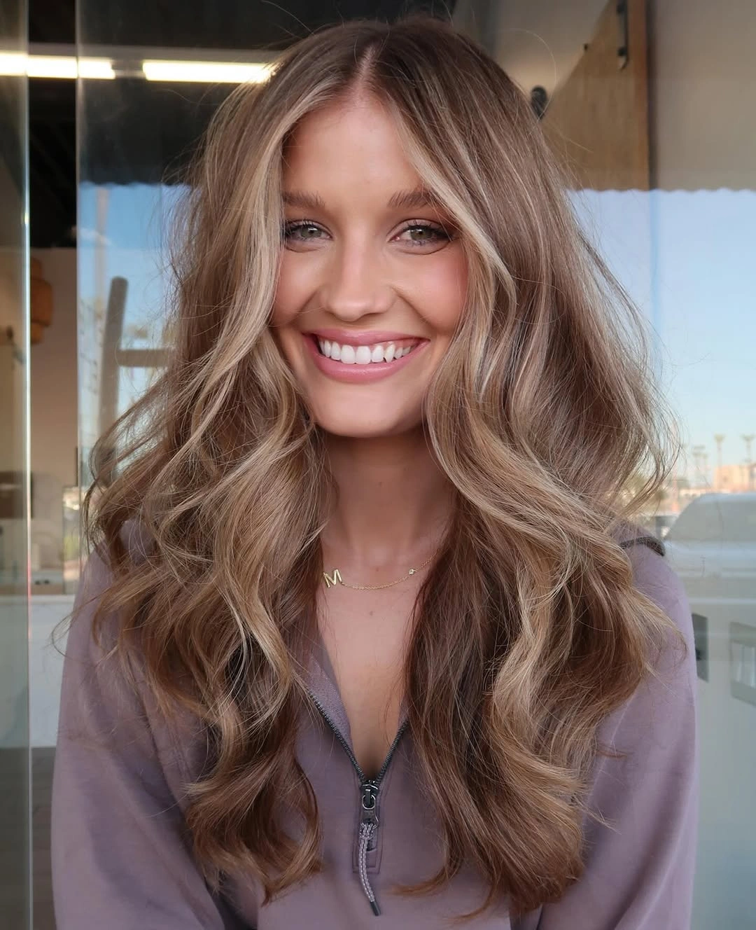 September hair Colour trends 2026 beige bronde waves with soft golden dimension