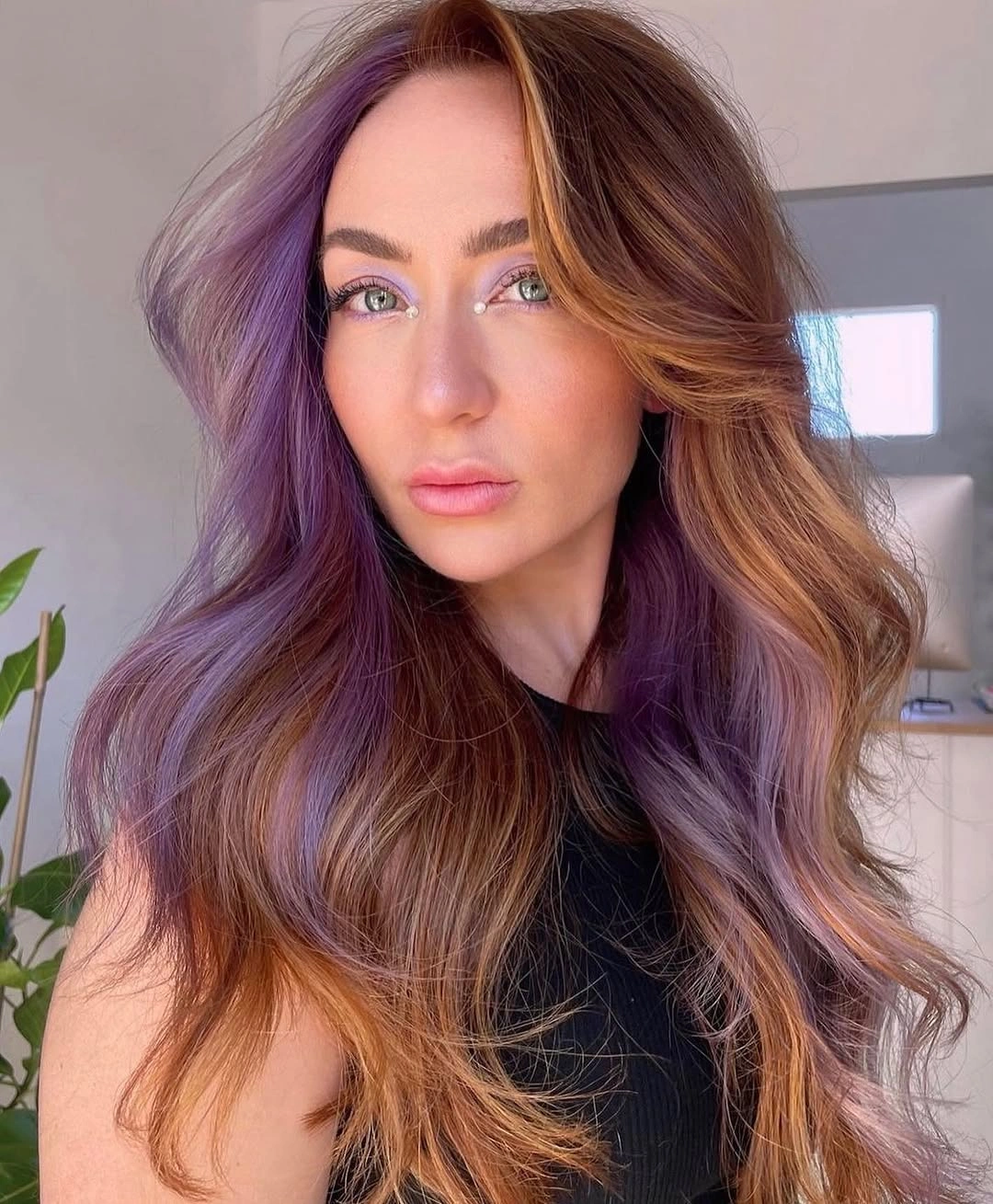 September hair Colour trends 2026 lavender brunette with golden face framing ribbons