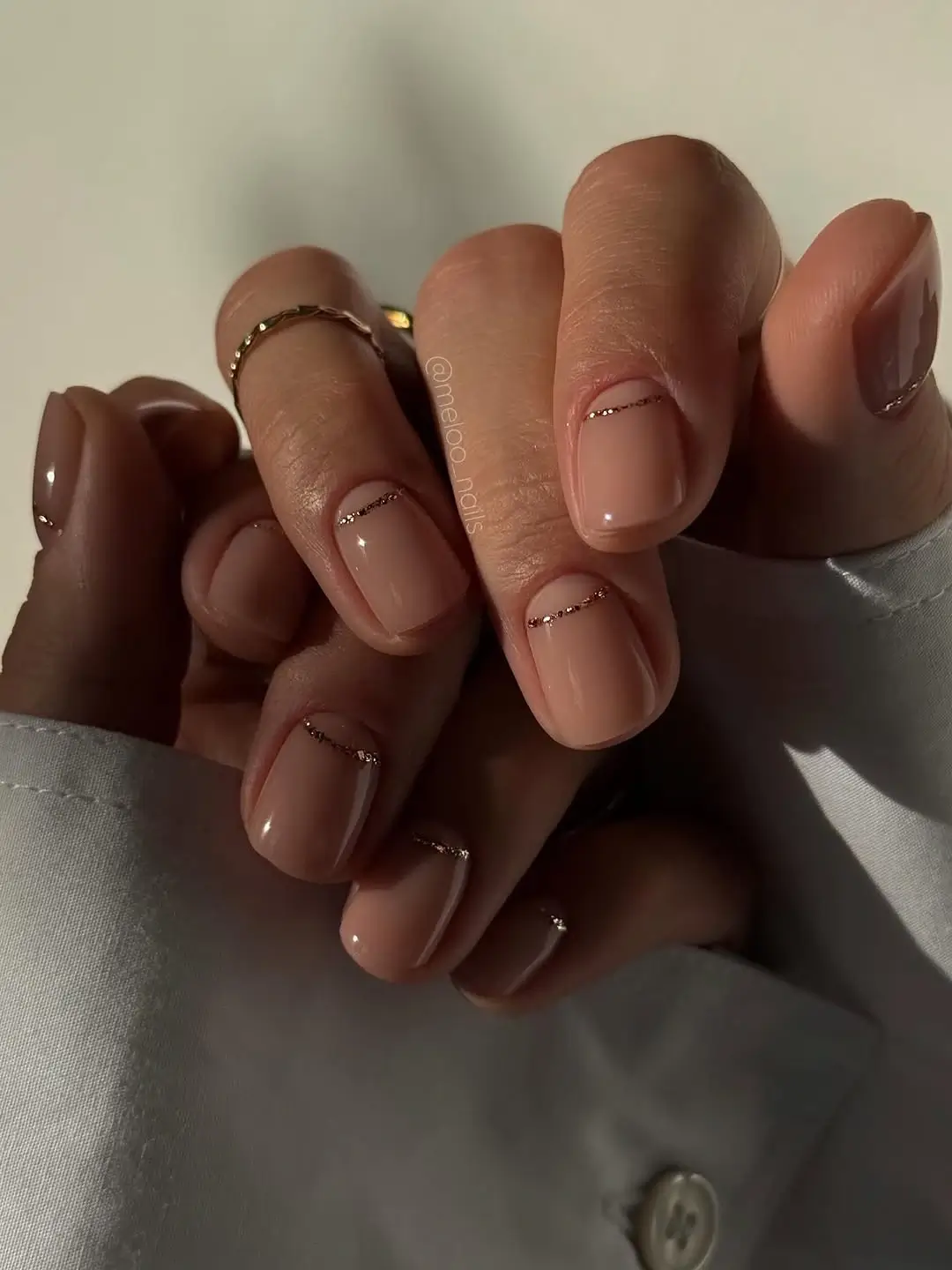 simple fall short nails Sheer Nude Short Nails With Delicate Metallic Lines