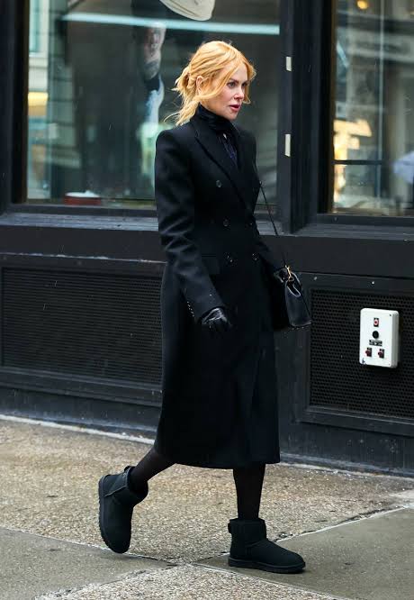 Monochromatic City Style: Black Ugg Boots with a Tailored Coat Monochromatic City Style: Black Ugg Boots with a Tailored Coat — Ugg Slippers Outfits