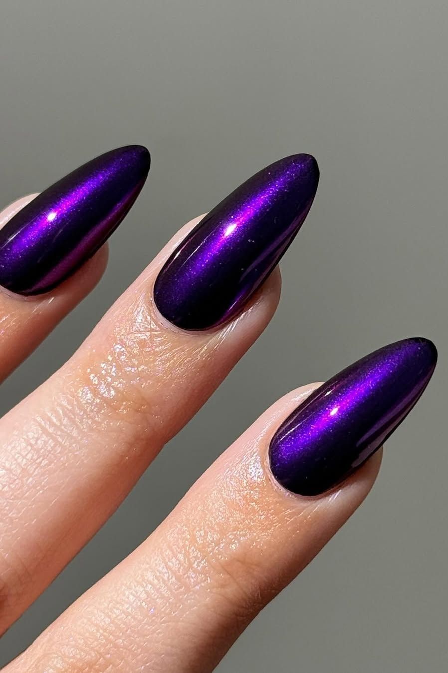 9 colores de uñas para arrancar 2026 con buena energía | Vogue México