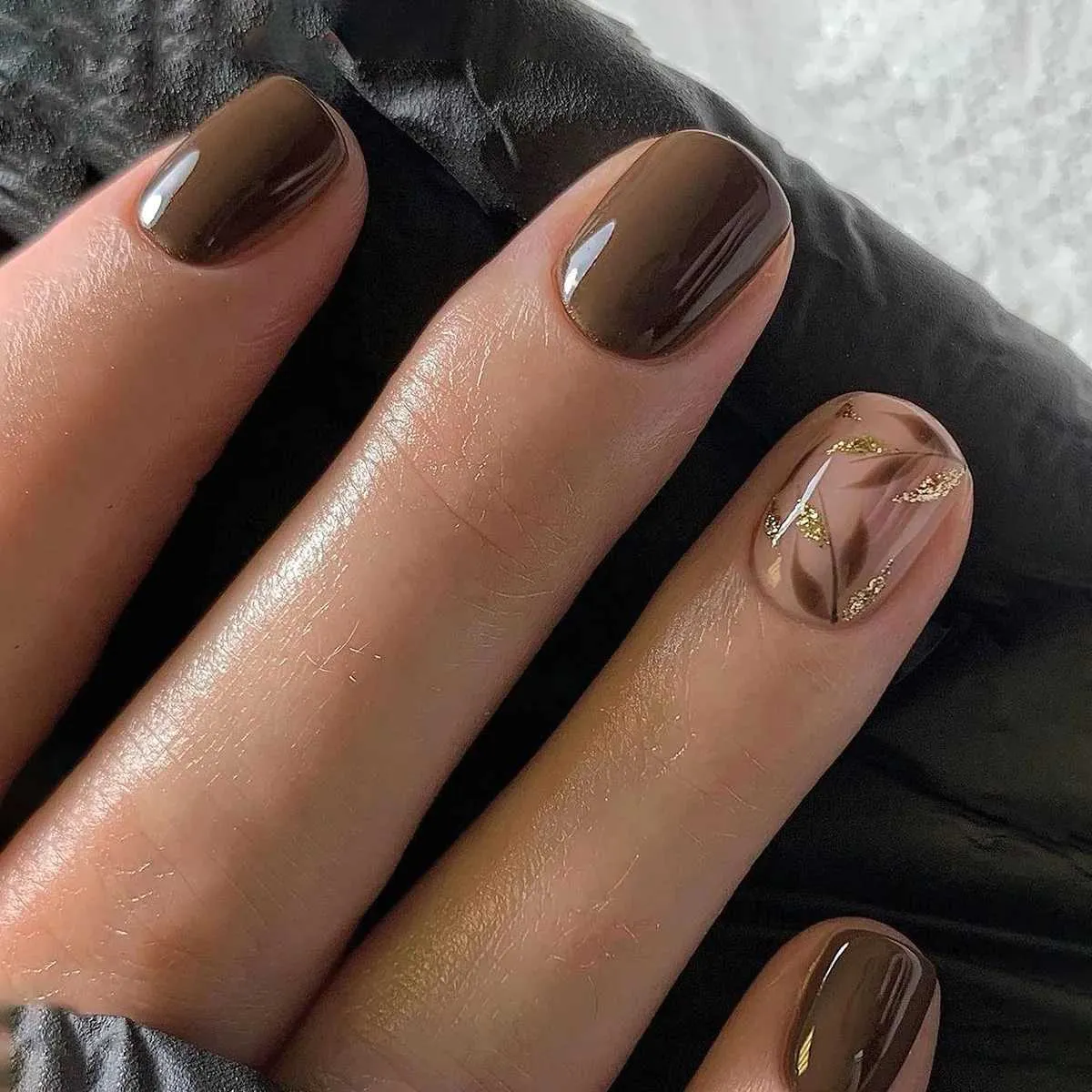 Deep Red Warm Undertone Glossy Nails — Winter Round Nails