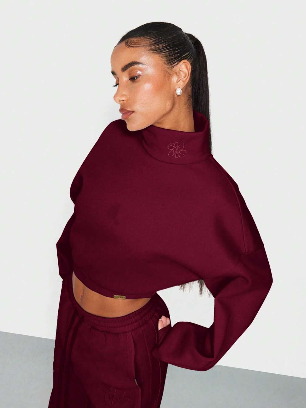 Coordinated Burgundy Set for Warmth and Style Coordinated Burgundy Set for Warmth and Style — Winter Workout Outfits