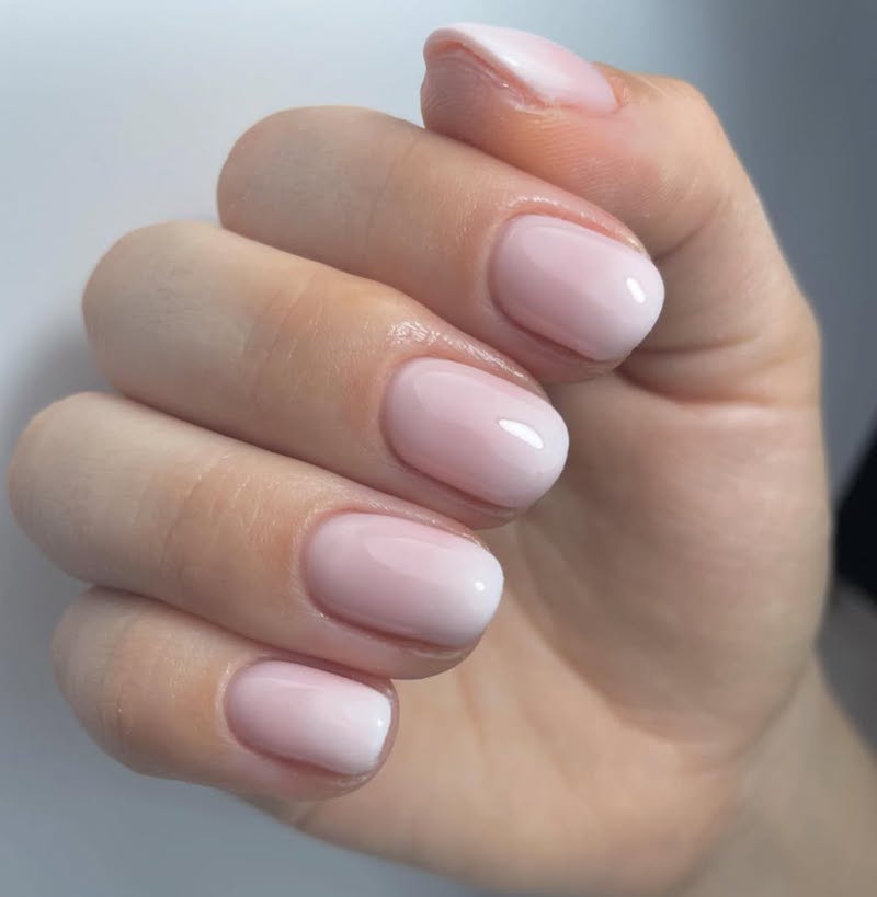 Glossy Pink to White Ombre Short Nails Glossy Pink to White Ombre Short Nails — Winter Nail Colors for Pale Skin