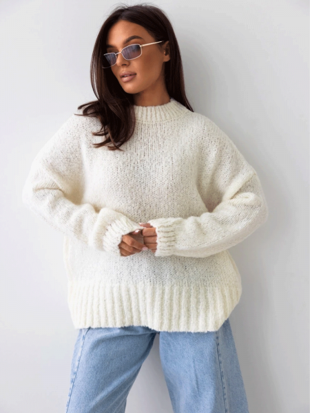Oversized Cream Chunky Knit Sweater with Wide-Leg Jeans Oversized Cream Chunky Knit Sweater with Wide-Leg Jeans — Winter Outfits for Plus Size Women