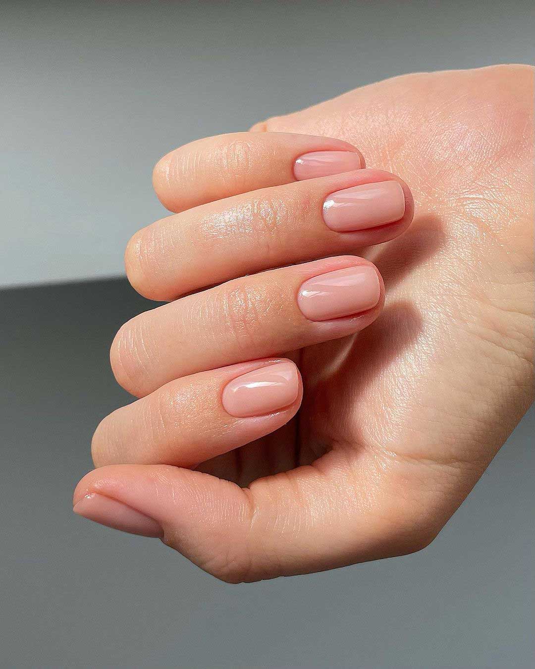 Iridescent White French Shimmer Short Oval Nails — Short Winter Nails