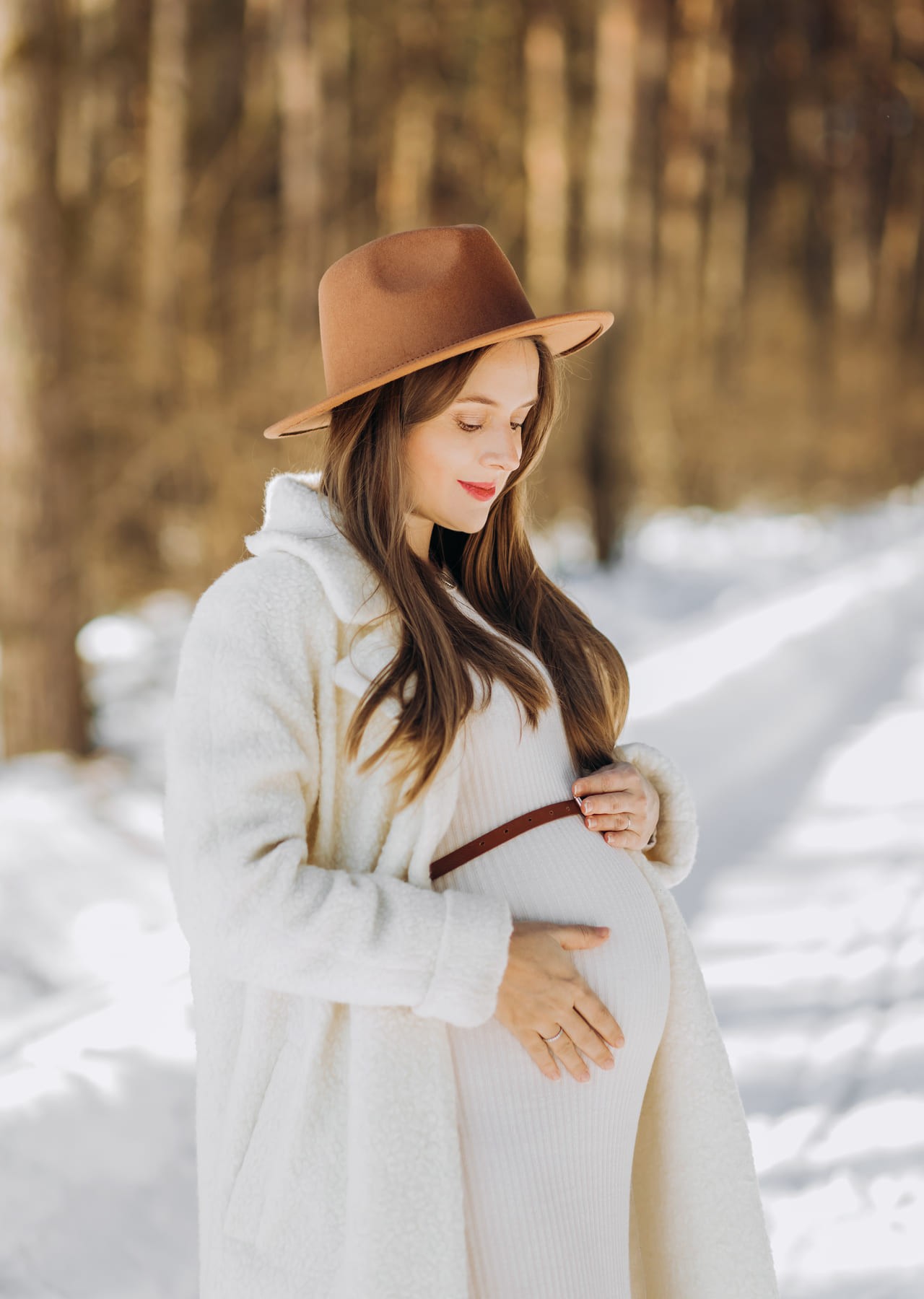 White Ribbed Knit Dress with White Teddy Coat and Fedora White Ribbed Knit Dress with White Teddy Coat and Fedora — Winter Maternity Outfits
