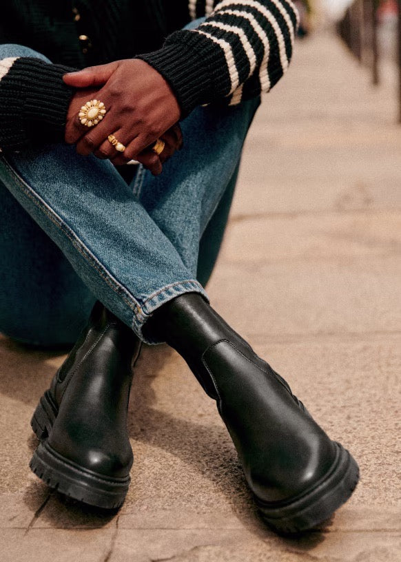 Chunky Sole Chelsea Boots with Striped Knitwear Chunky Sole Chelsea Boots with Striped Knitwear — Chelsea Boots Outfits