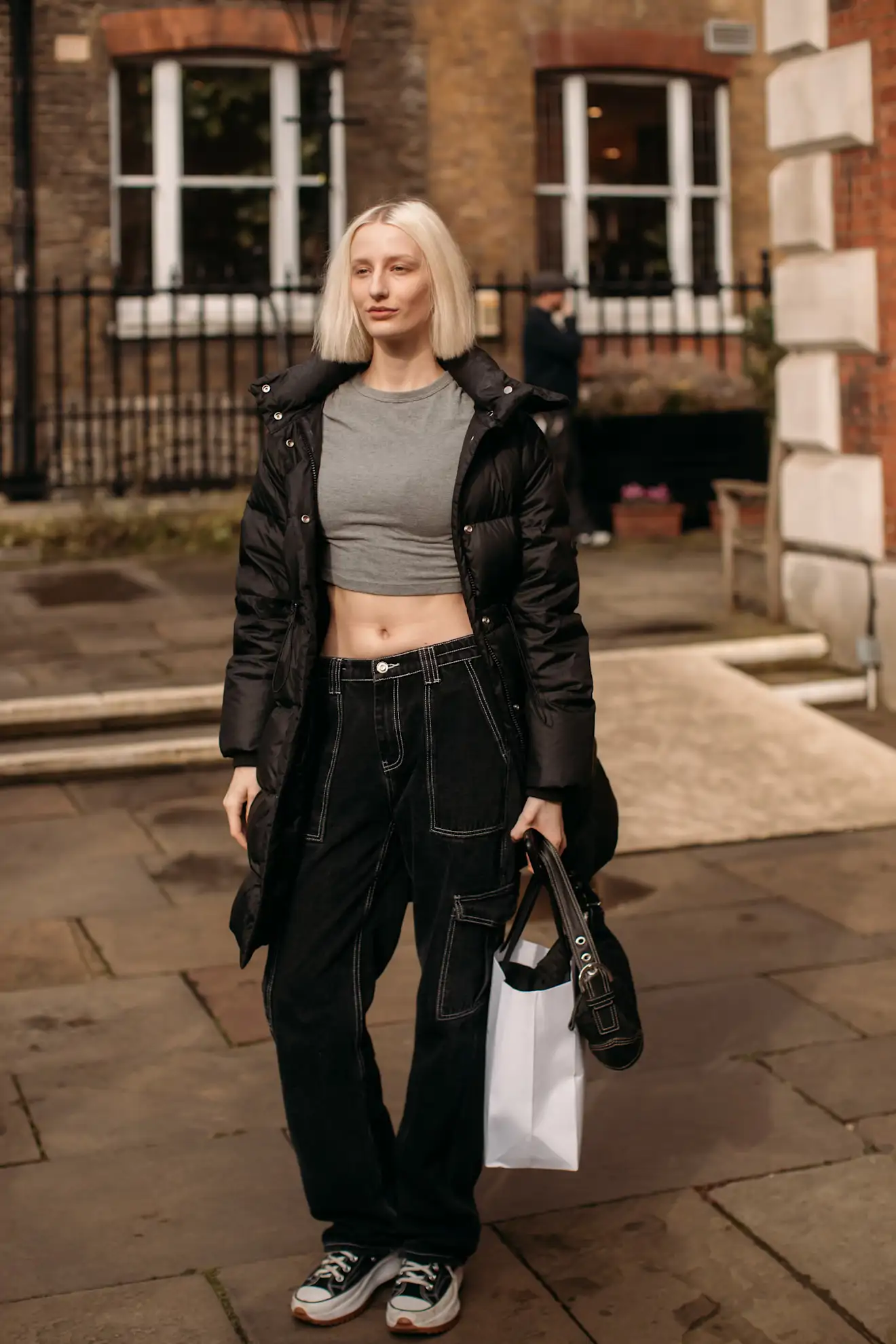 Casual Streetwear with Black Puffer and Wide-Leg Jeans Casual Streetwear with Black Puffer and Wide-Leg Jeans — Long Puffer Coat Outfits