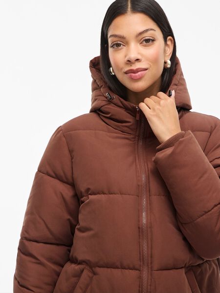 Brown Puffer Jacket with Quilted Detailing — Winter Puffer Jacket Outfits