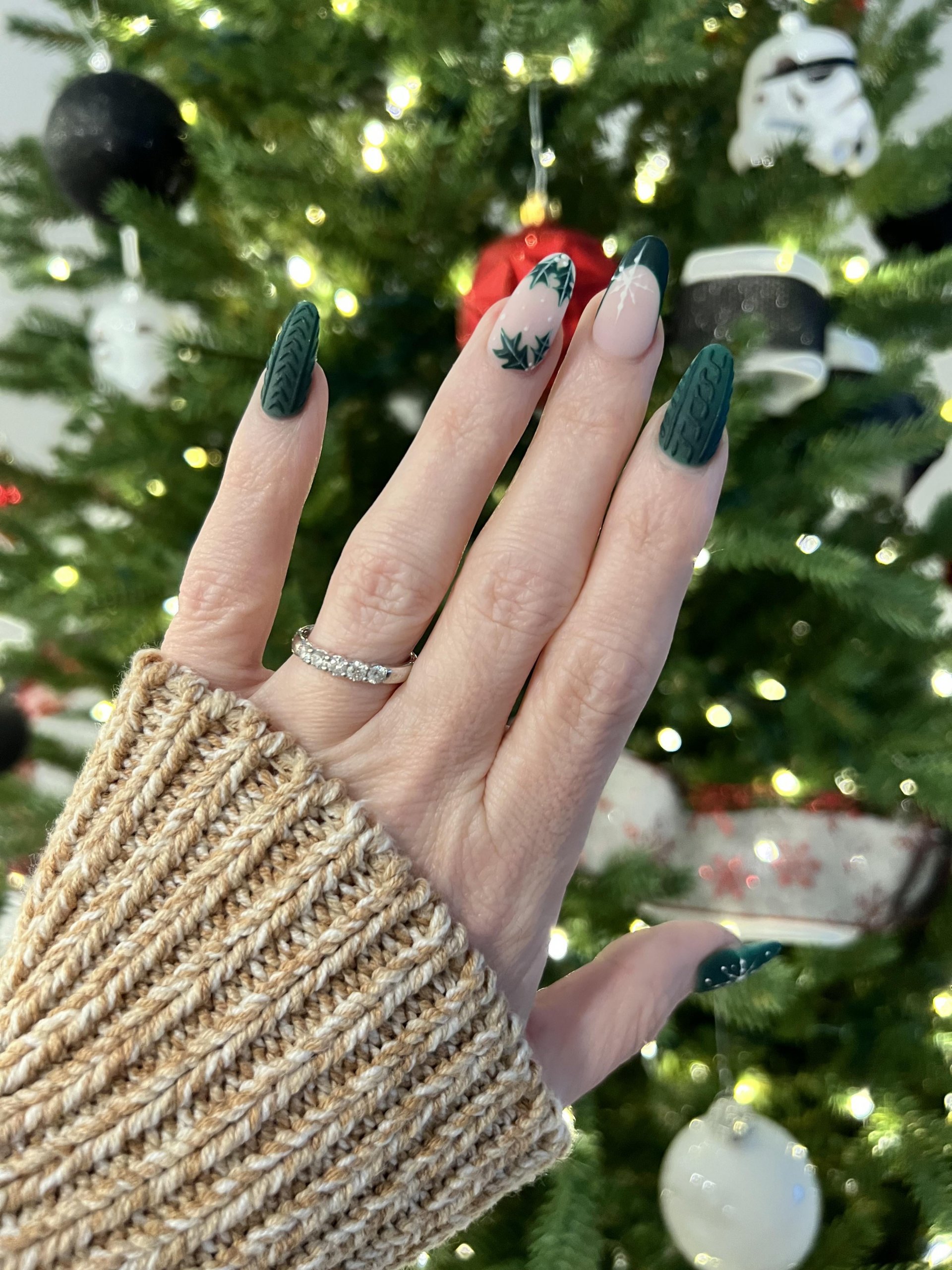 Forest Green Stiletto Mix Matte Knit Forest Green Stiletto Mix Matte Knit — Winter Green Nails