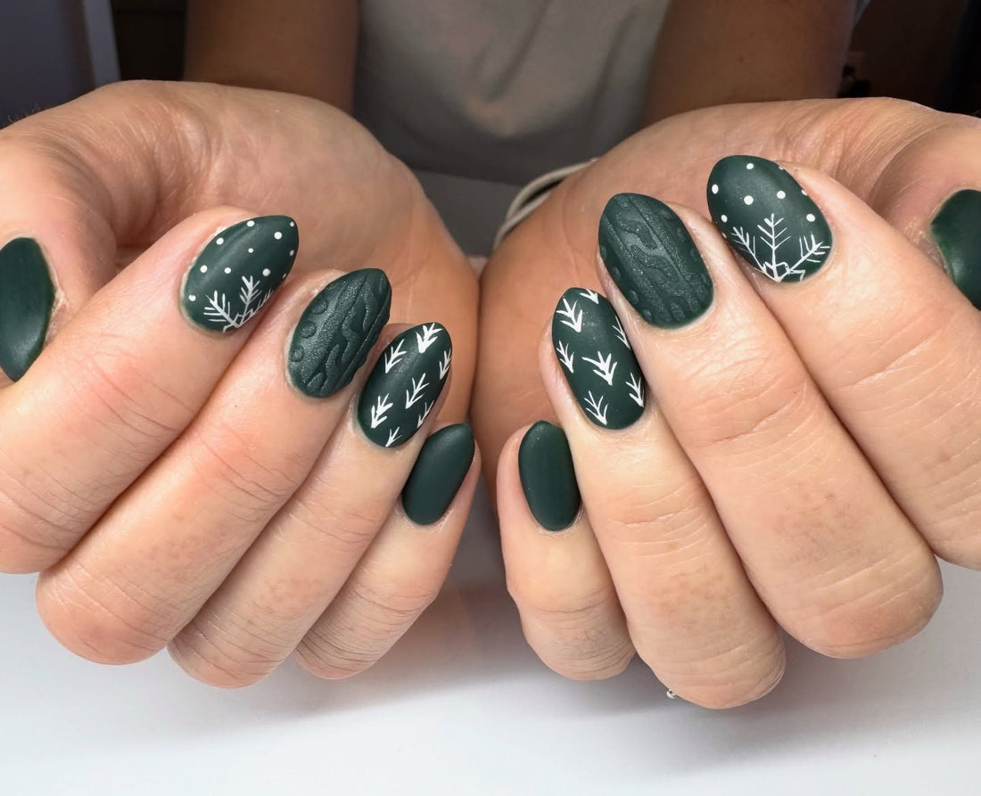 Matte Green Cable Knit Snowflake Nails Matte Green Cable Knit Snowflake Nails — Winter Nail Colors