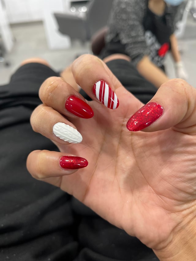 Cozy Cable Knit Red Nails — Cute Winter Nails