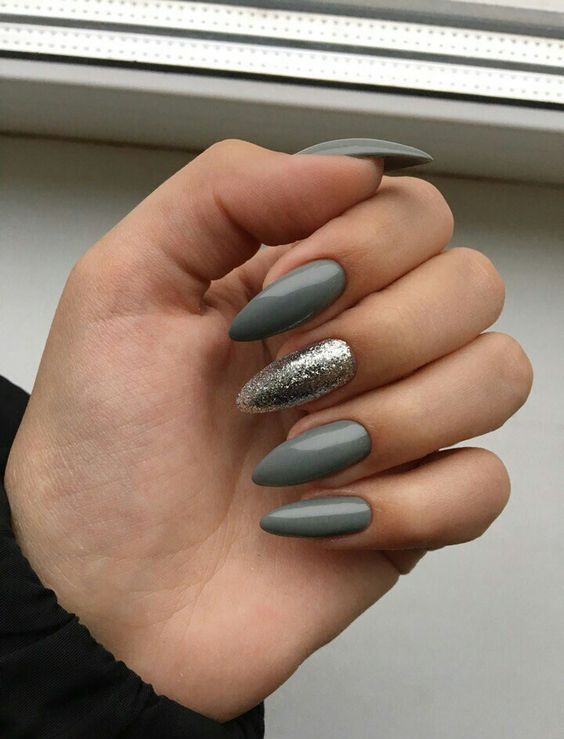 Glossy Glitter Visual Idea — Winter Gray Nails