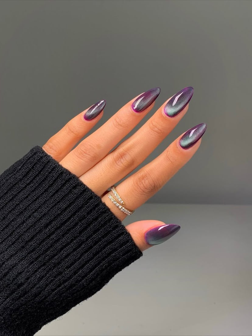 Deep Purple Cat-Eye Shift Nails Deep Purple Cat-Eye Shift Nails — Winter Nail Colors