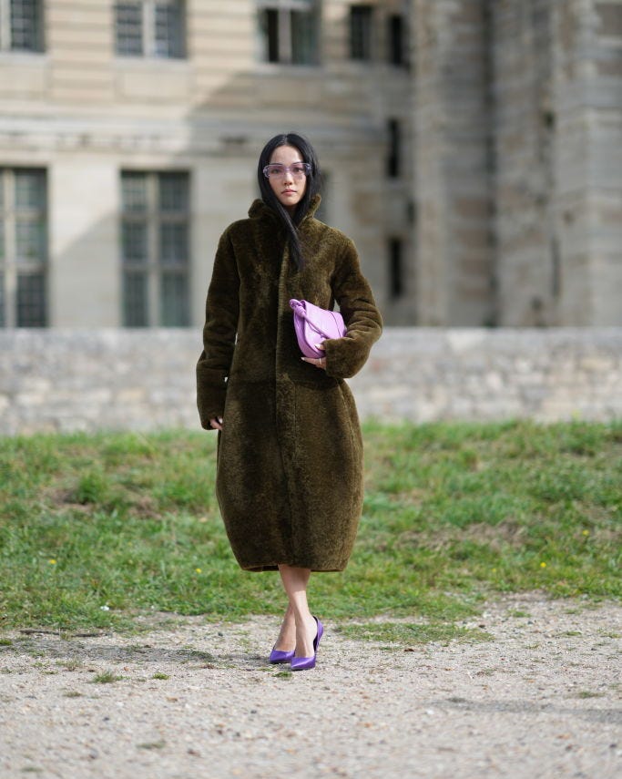 Oversized Faux Fur Coat: Dramatic Winter Outerwear Oversized Faux Fur Coat: Dramatic Winter Outerwear — Winter Going Out Outfits