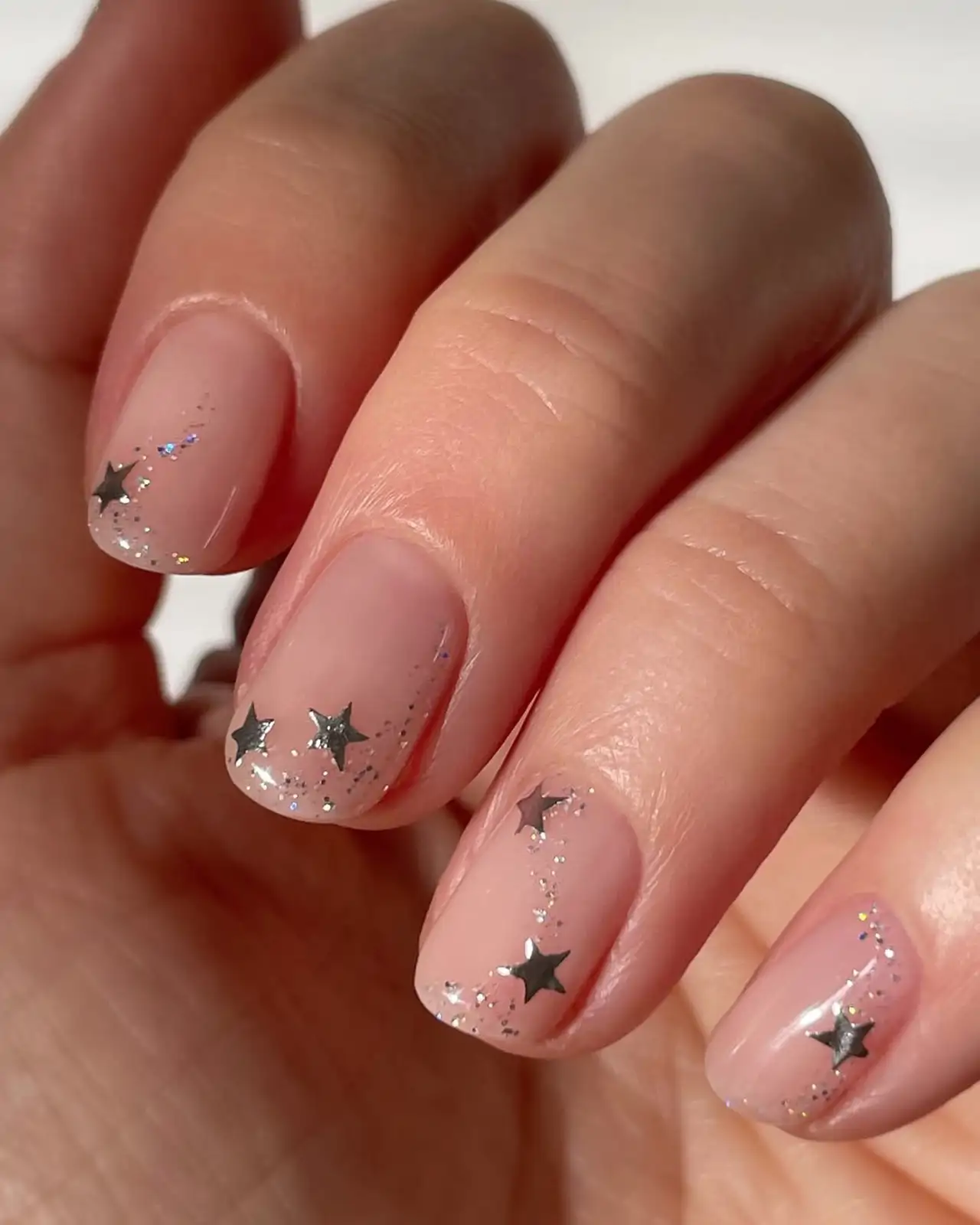 Burgundy Cherry Art Medium Oval Nails Burgundy Cherry Art Medium Oval Nails — Winter Formal Nails