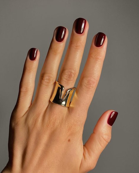 High Gloss Deep Burgundy Glossy Short Oval Nails — Classy Winter Nails