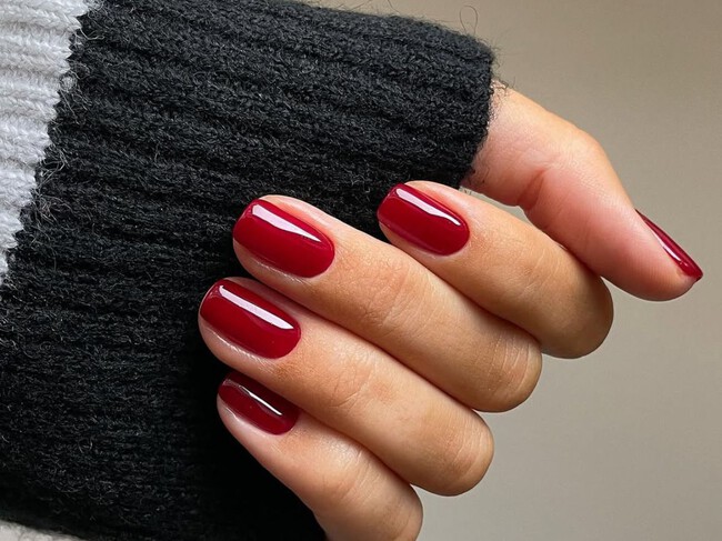 Cool-Toned Deep Red Glossy Nails — Simple Winter Nails