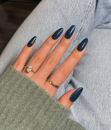 Deep Teal High Gloss Oval — Everyday Winter Nails