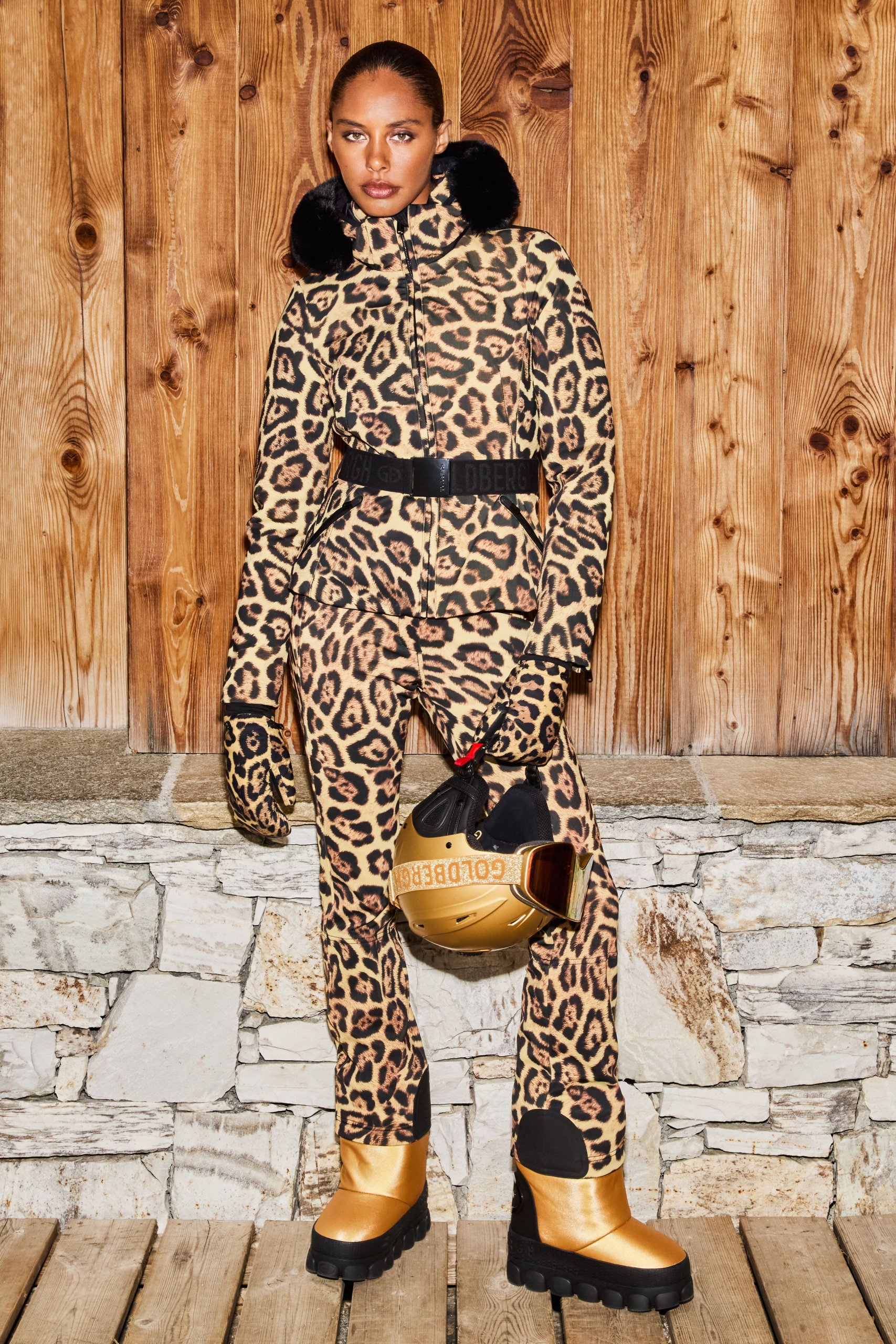 Bold Leopard Print Ski Suit with Faux Fur Collar Bold Leopard Print Ski Suit with Faux Fur Collar — Ski Outfits