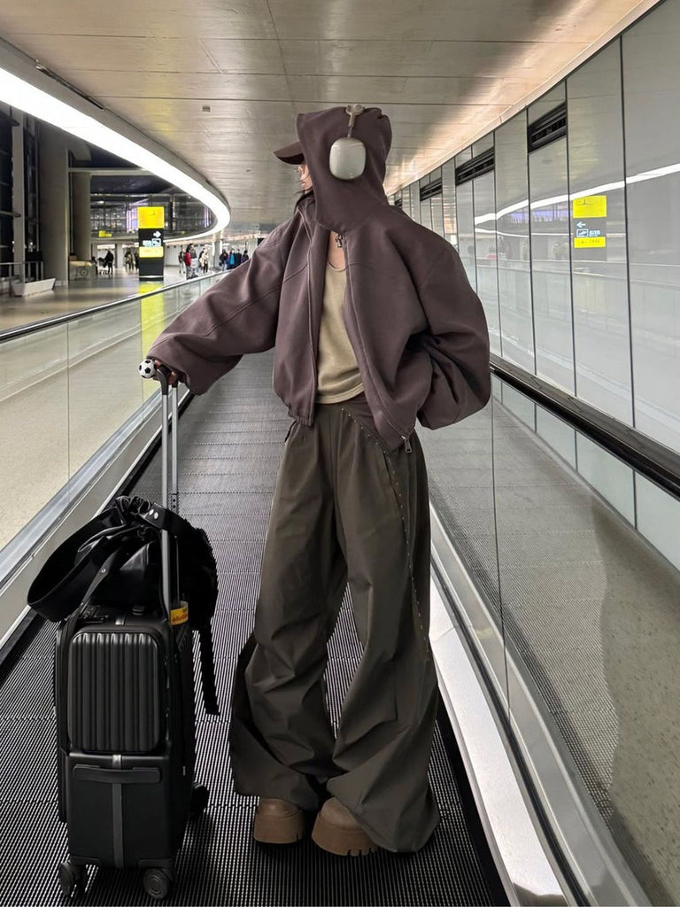 Oversized Hoodie and Cargo Pants for Casual Comfort — Winter Airport Outfits