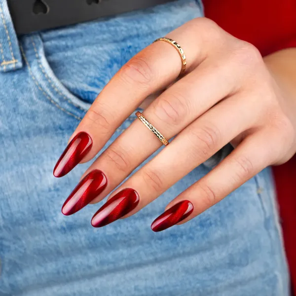 Glossy Cat Eye Visual Idea — Winter Acrylic Nails