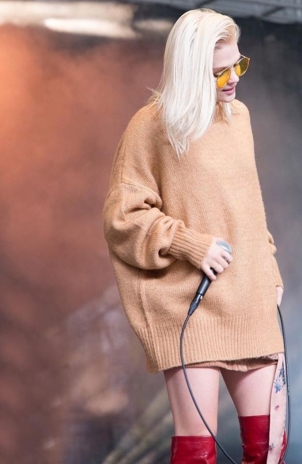 Oversized Beige Sweater Dress with Bold Red Boots Oversized Beige Sweater Dress with Bold Red Boots — Sweater Dress Outfits