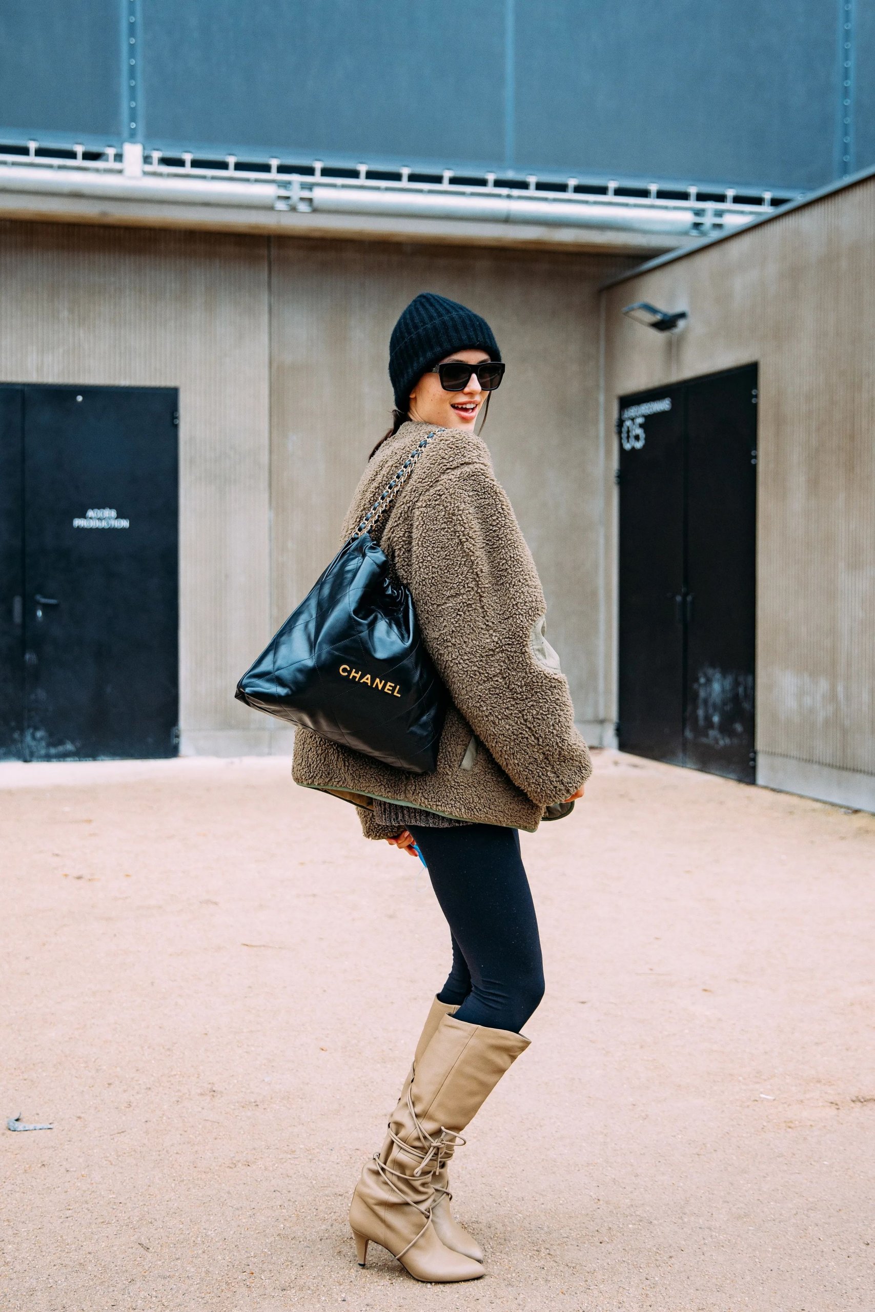 Oversized Teddy Coat for Ultimate Comfort — Warm Winter Outfits