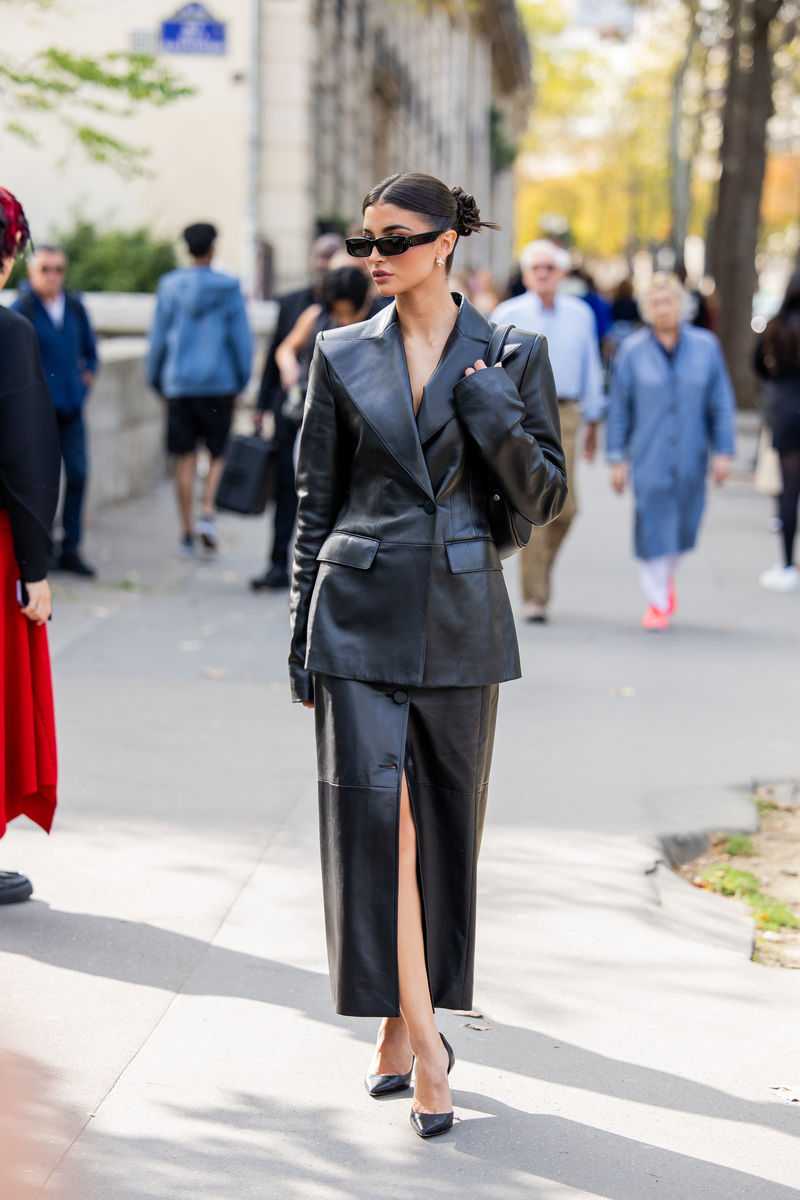 All-Black Leather Midi Skirt Suit with Blazer All-Black Leather Midi Skirt Suit with Blazer — Leather Skirt Outfits