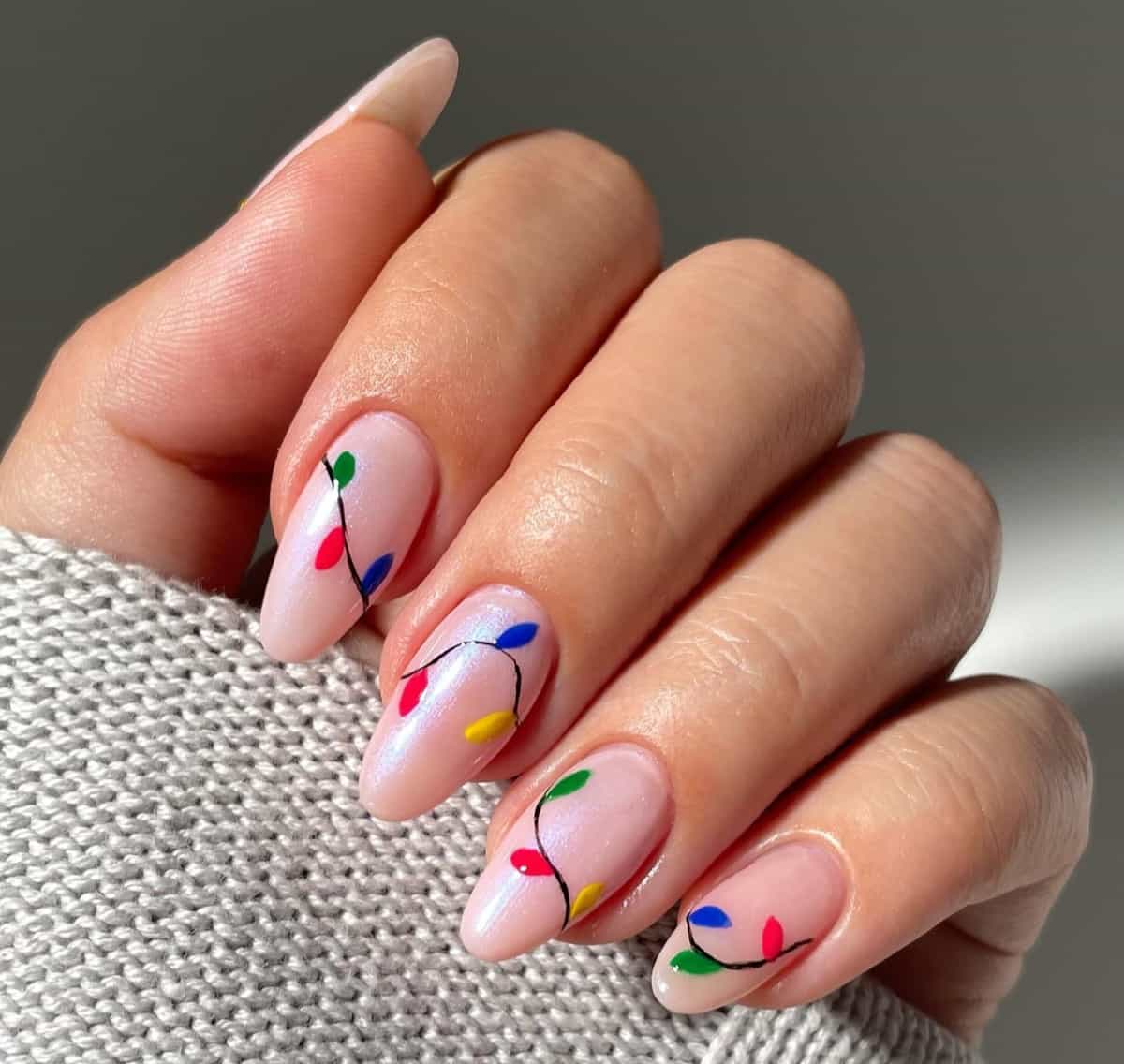 Visual Idea — Short Winter Gel Nails