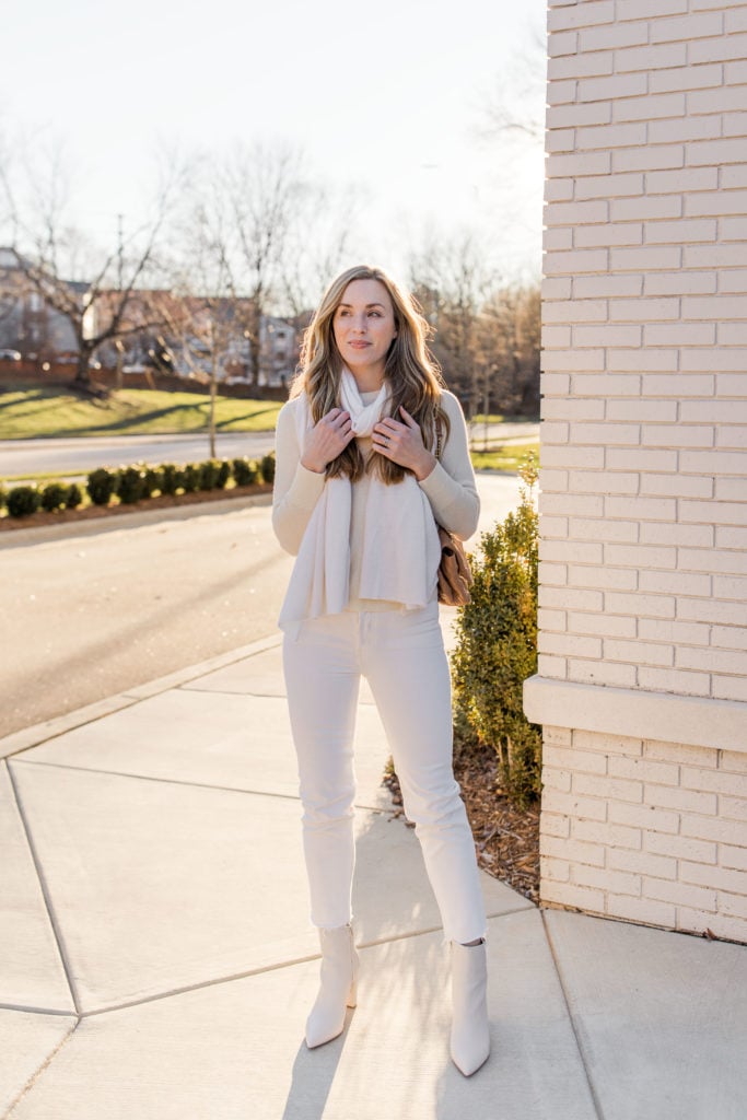 All-White Ensemble: Skinny Jeans with Cream Layers All-White Ensemble: Skinny Jeans with Cream Layers — Winter Outfits with Jeans