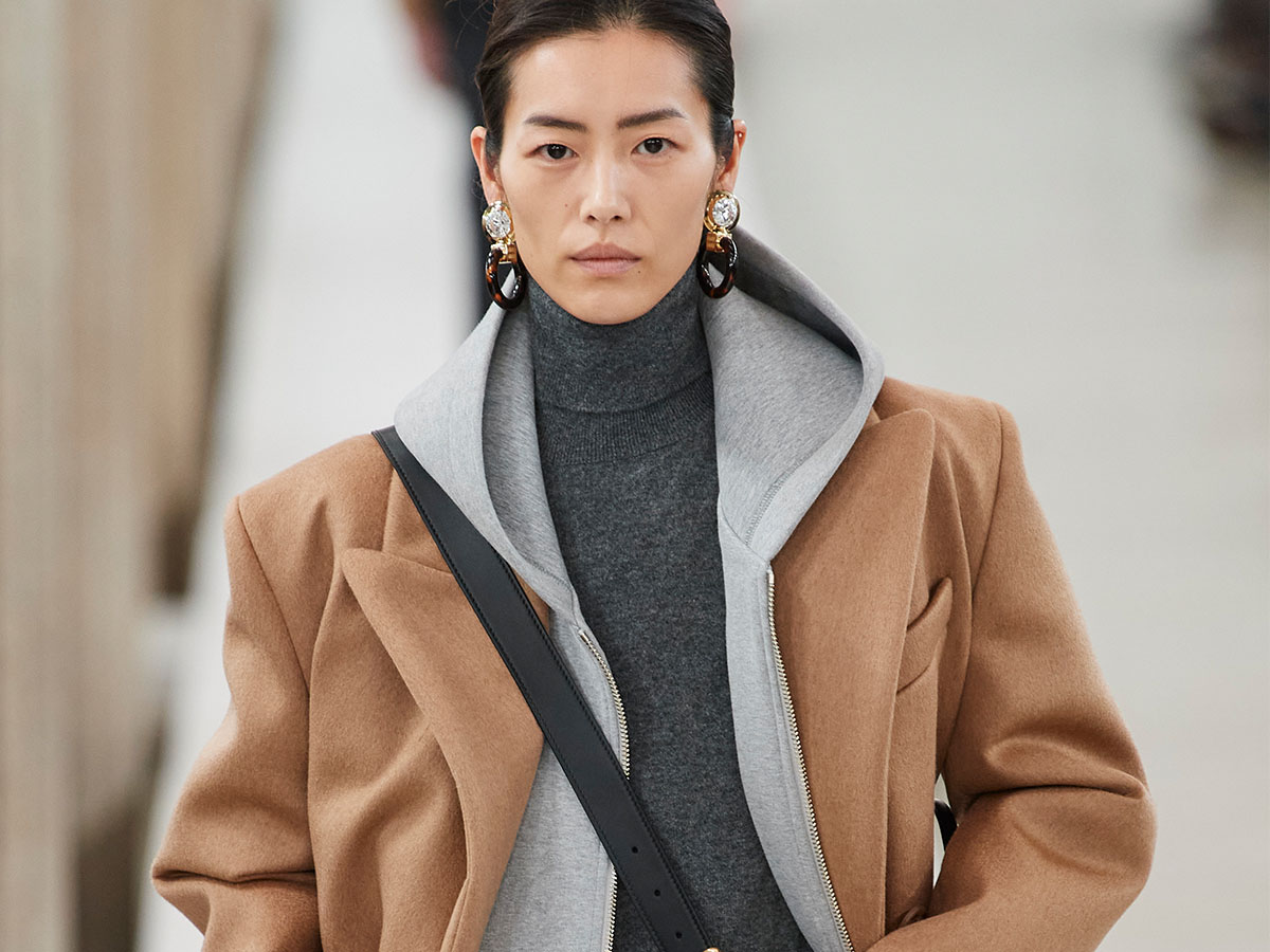 Blazer Meets Hoodie: Smart Casual Sophistication Blazer Meets Hoodie: Smart Casual Sophistication — Hoodie Outfits