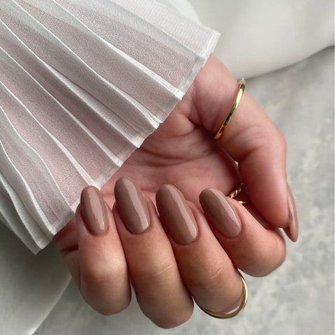 Smooth Warm Nude Oval Nails — Winter Nude Nails